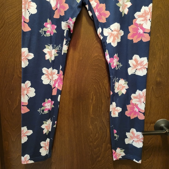 NWT Floral Print Leggings - Picture 3 of 7